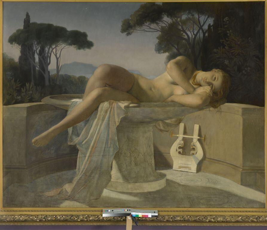 Jeune fille dans une vasque_0