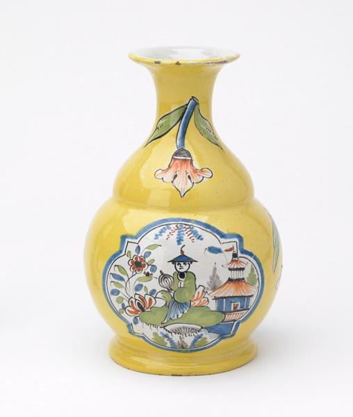 Bouteille au médaillon chinois_0