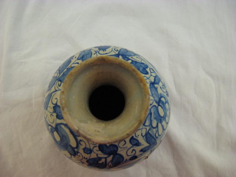 Bouteille à décor végétal_1