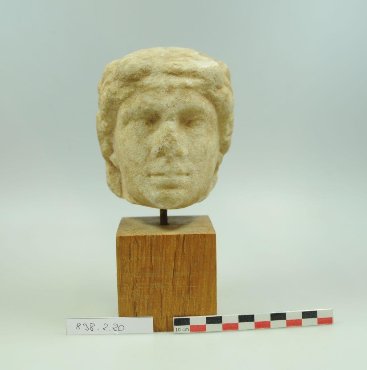 tête;statuette (1, fragment)