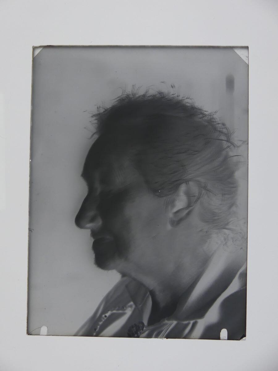 Portrait de femme âgée, vue de profil droit, Louis Hertig, 1ère moitié 20e siècle