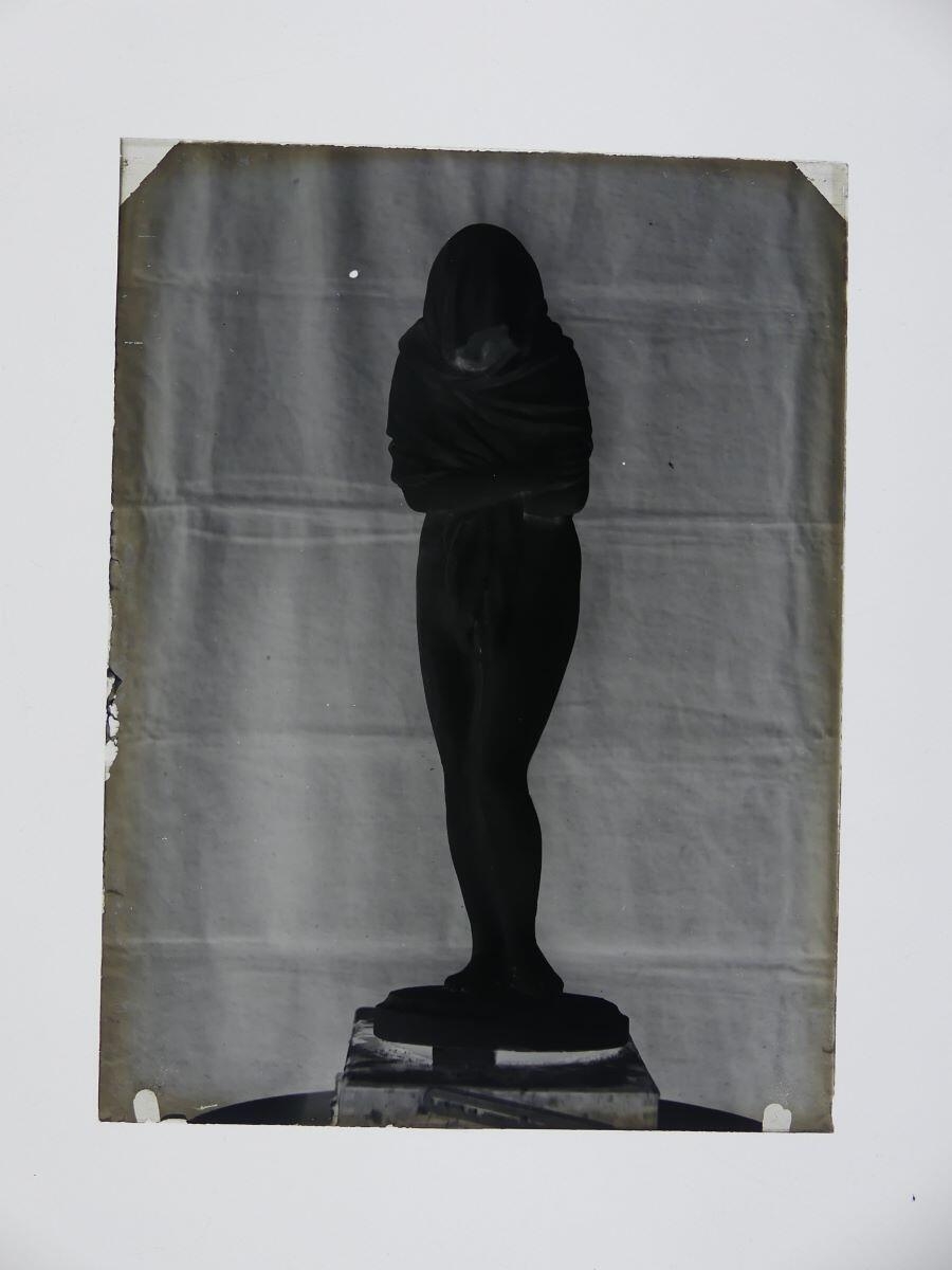 La Frileuse de Houdon photographiée dans l'atelier, Louis Hertig, 1ère moitié 20e siècle