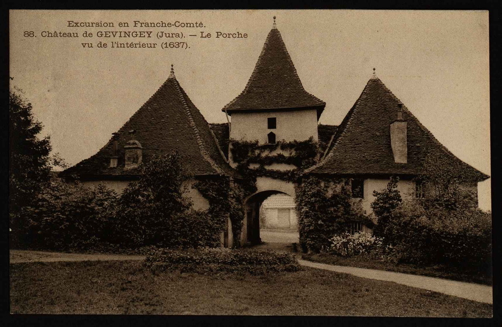 Excursion en Franche Comté - 88. Château de GEVINGEY (Jura) - Le Porche vu de l'intérieur (1637)_0