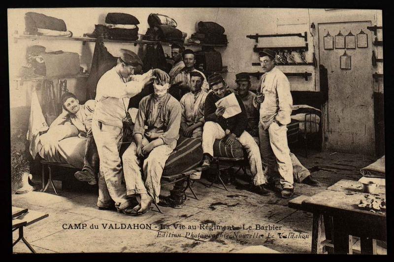 CAMP du VALDAHON - La Vie au Régiment - Le Barbier_0