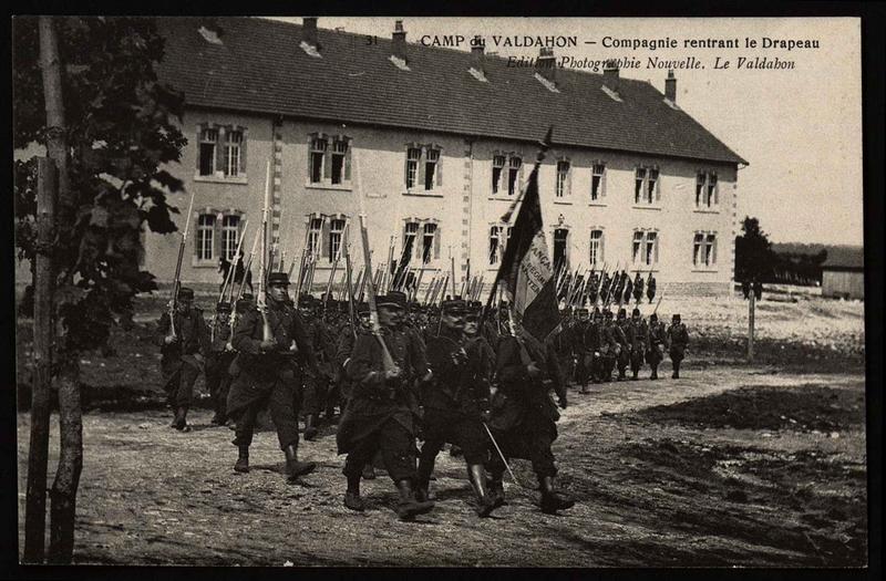 31 - CAMP du VALDAHON - Compagnie rentrant le Drapeau_0