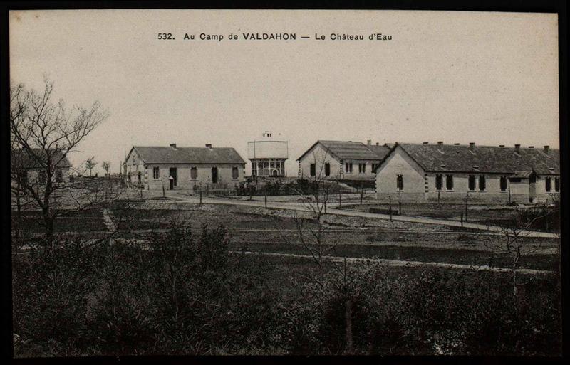 532 - Au Camp de VALDAHON - Le Château d'Eau_0