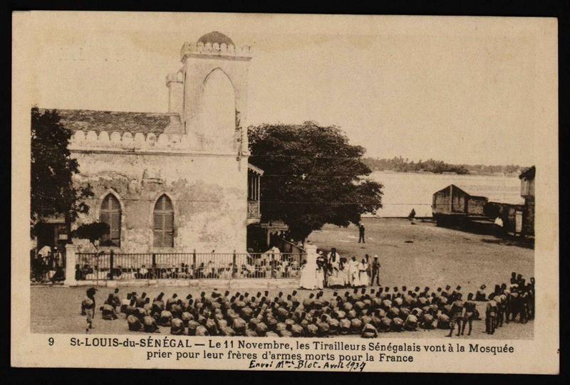 9- St-LOUIS-du-SENEGAL - Le 11 novembre, les Tirailleurs Sénégalais vont à la Mosquée prier pour leurs frères d'armes morts pour la France_0