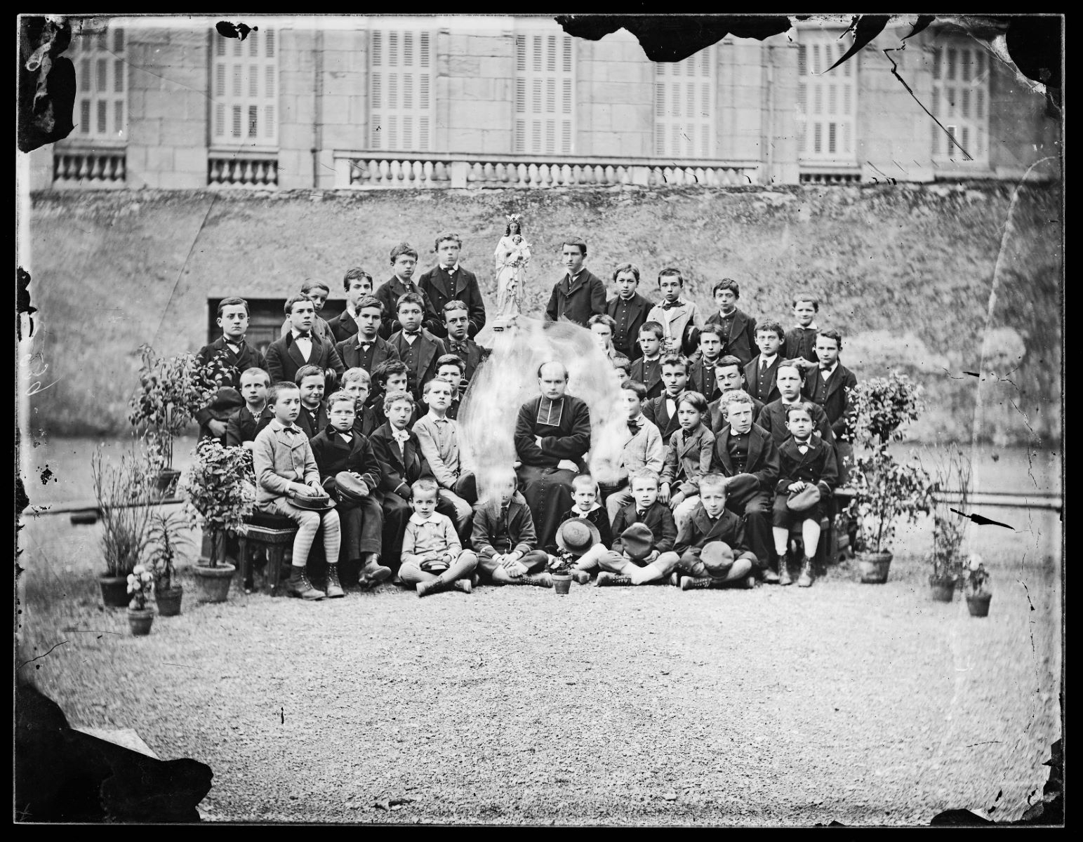Portrait d'un groupe d'enfants, Alfred Boname, 1870-1885