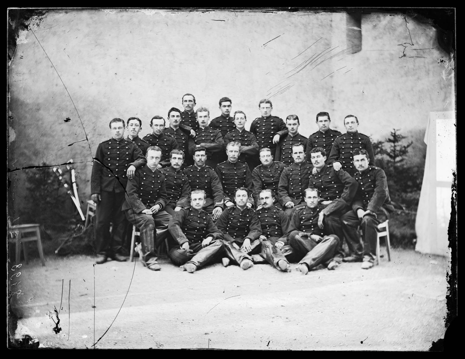 Portrait d'un groupe de militaires, Alfred Boname, 1870-1885