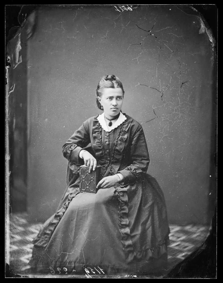 Portrait d'une femme assise, Alfred Boname, 1870-1885