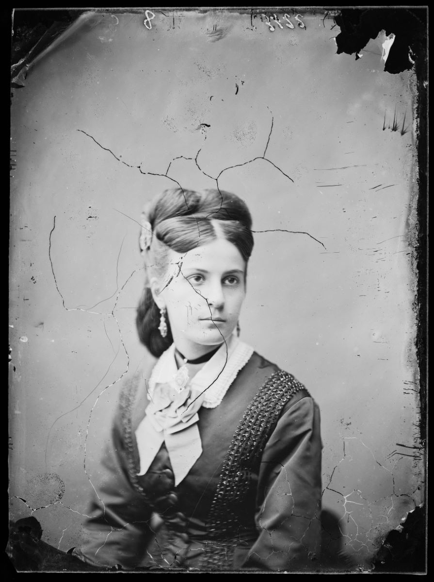 Portrait d'une jeune femme, Alfred Boname, 1870-1885