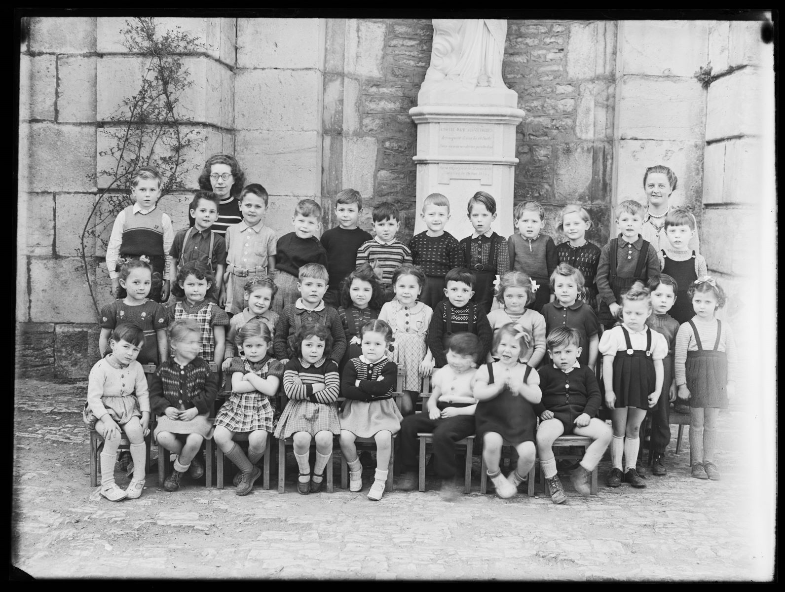 Photographie d'une classe maternelle, Studio Meusy, 1940 après