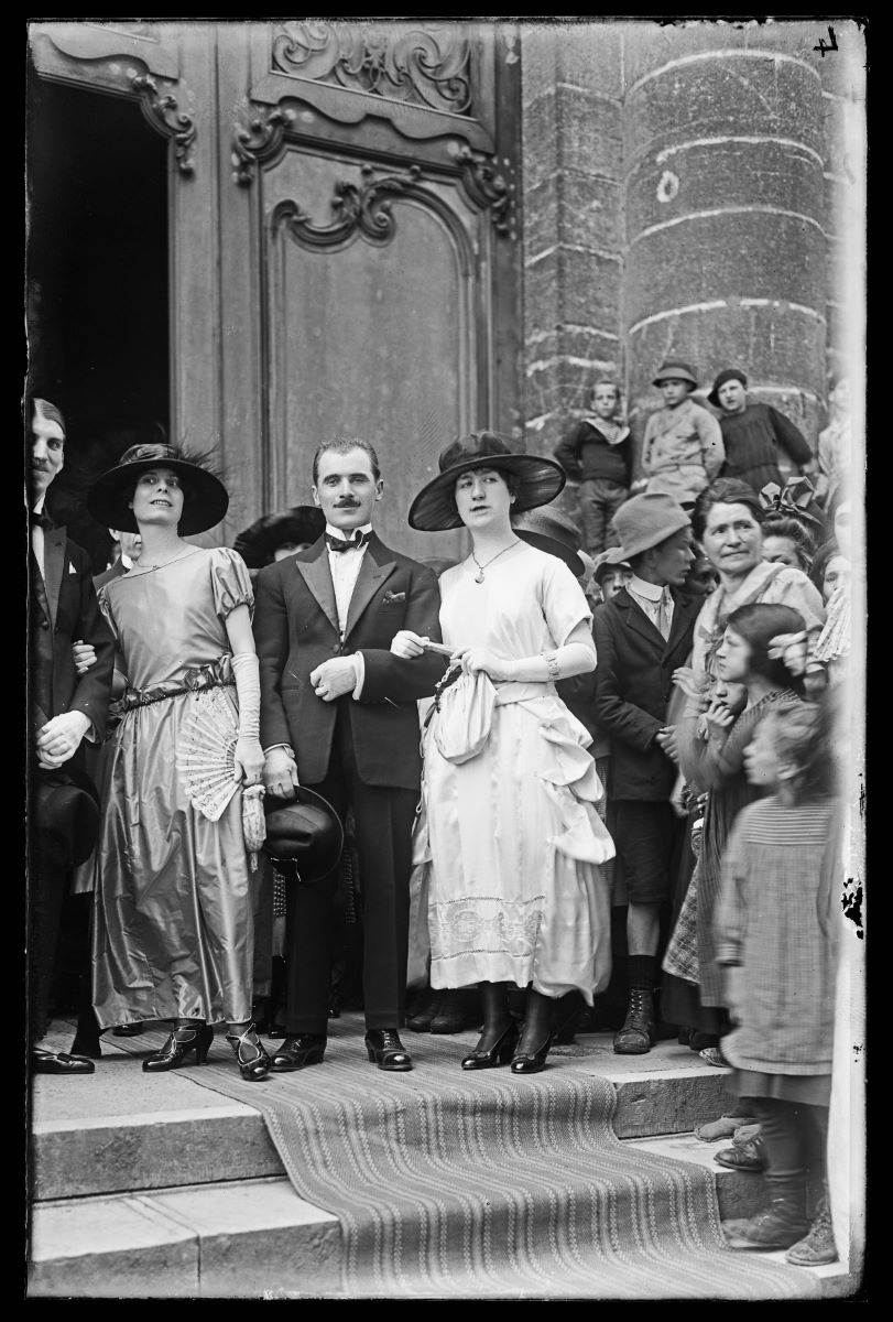 Portrait de groupe pris à l'occasion d'un mariage, Studio Meusy, 1917 après