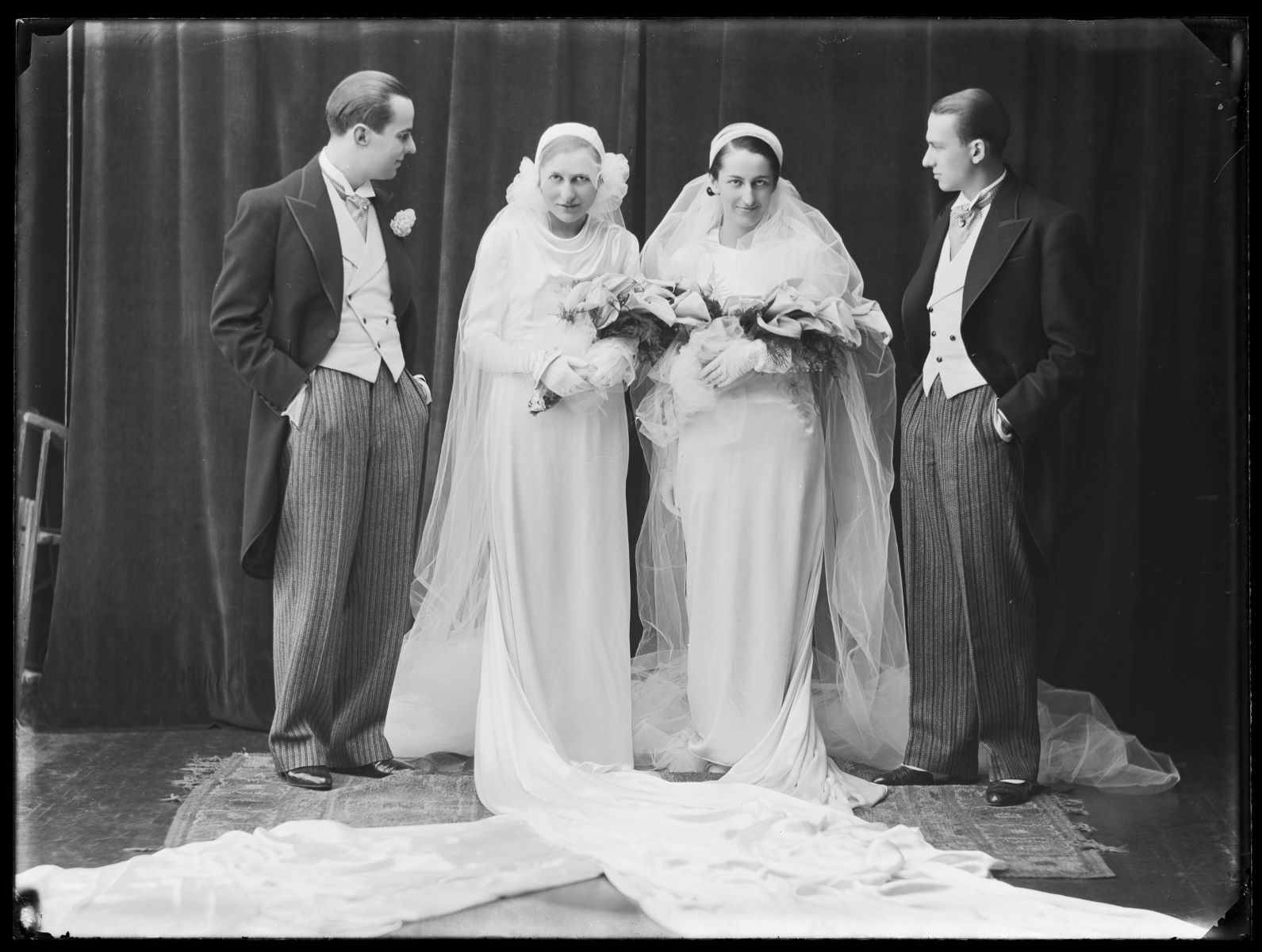 Deux couples de mariés, Studio Meusy, 1917 après