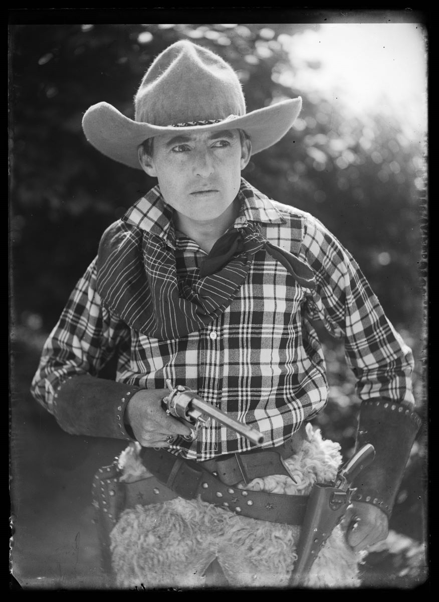 Portrait d'un homme déguisé en cowboy, Studio Meusy, 1917 après