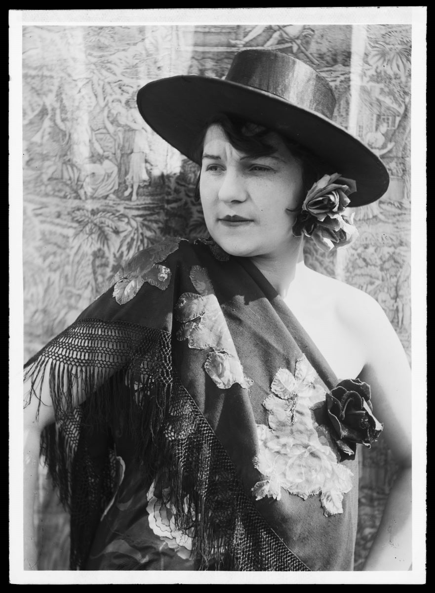 Portrait d'une femme déguisée, Studio Meusy, 1917 après