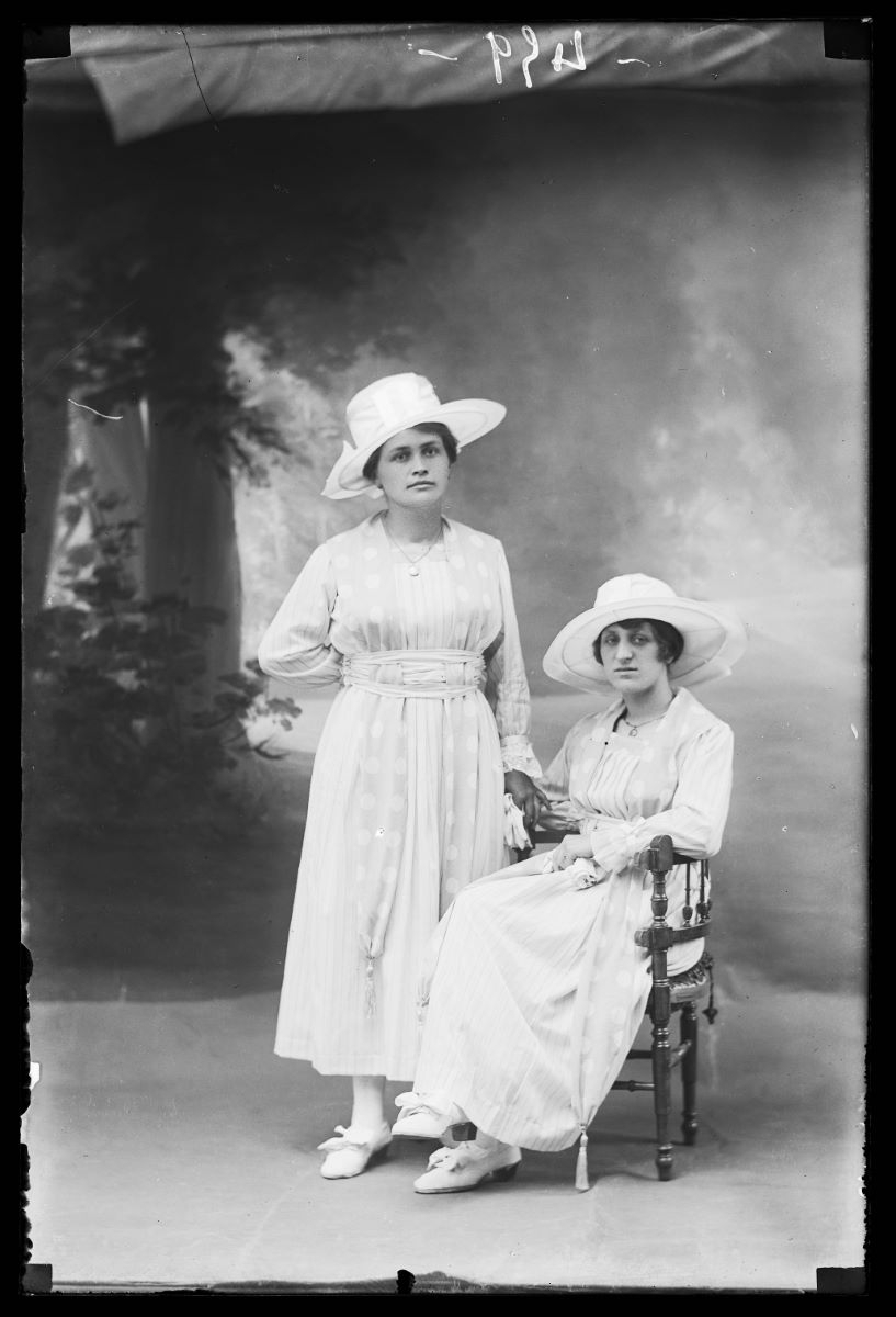 Portrait de deux femmes, Studio Meusy, 1917 après