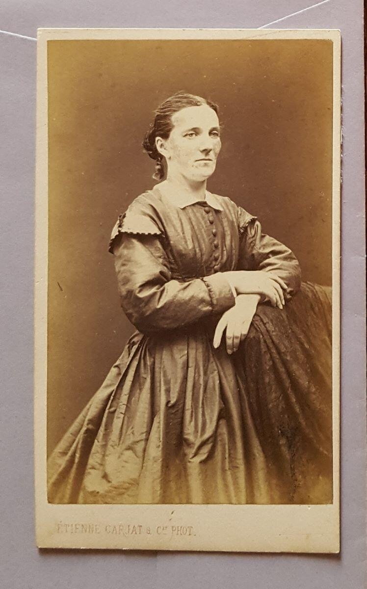 Juliette Courbet, soeur de l'artiste, Étienne Carjat, 1867 vers