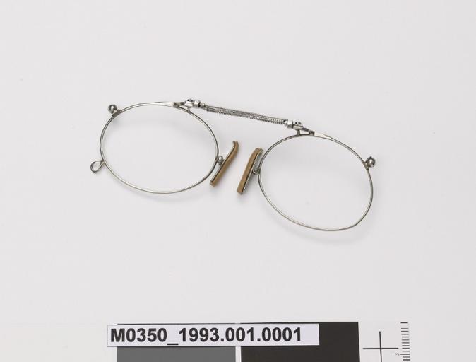 Pince-nez correcteur (horizontal)_0