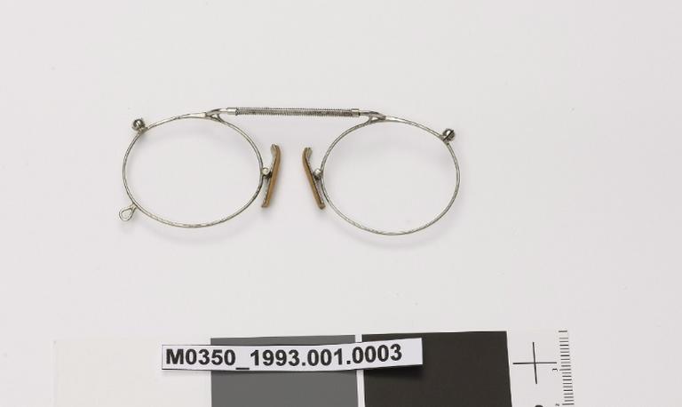 Pince-nez correcteur (horizontal)_0