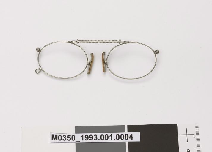 Pince-nez correcteur (horizontal)_0