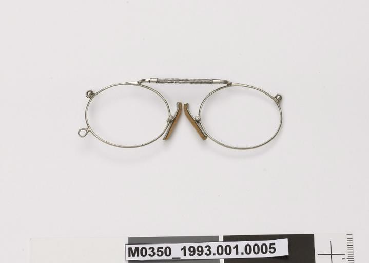 Pince-nez correcteur (horizontal)_0