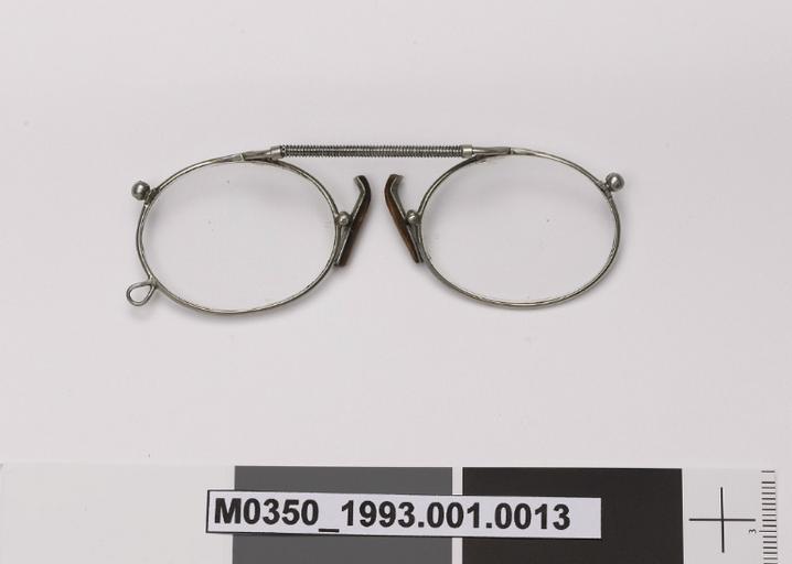 Pince-nez correcteur (horizontal)_0