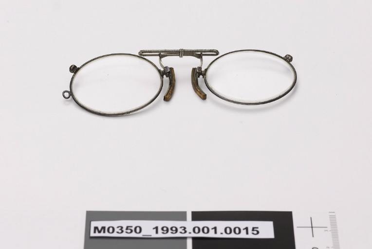 Pince-nez correcteur (horizontal)_0