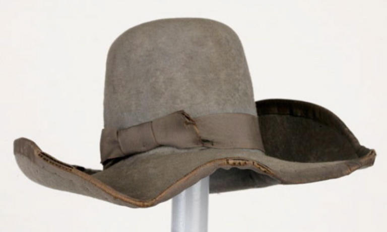 Marionnette à gaine (élément, ?), chapeau_0