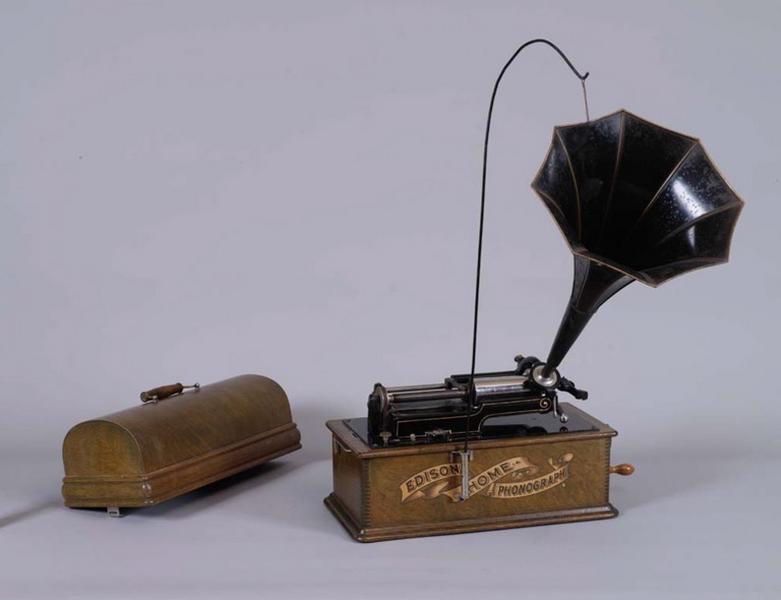 Phonographe à pavillon_0