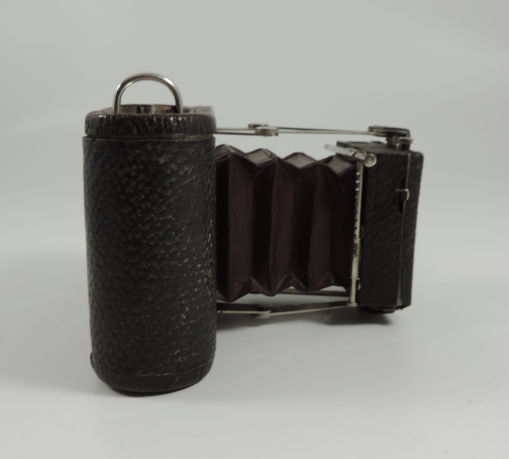 Appareil photographique Folding Pocket Kodak_1