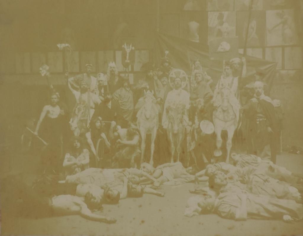 Une classe de l'Académie Julian reconstituant un tableau vivant