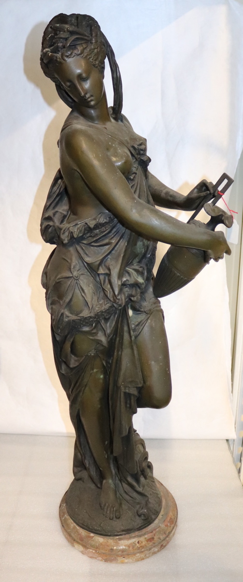 Femme à la fontaine ou l'Ondine_0