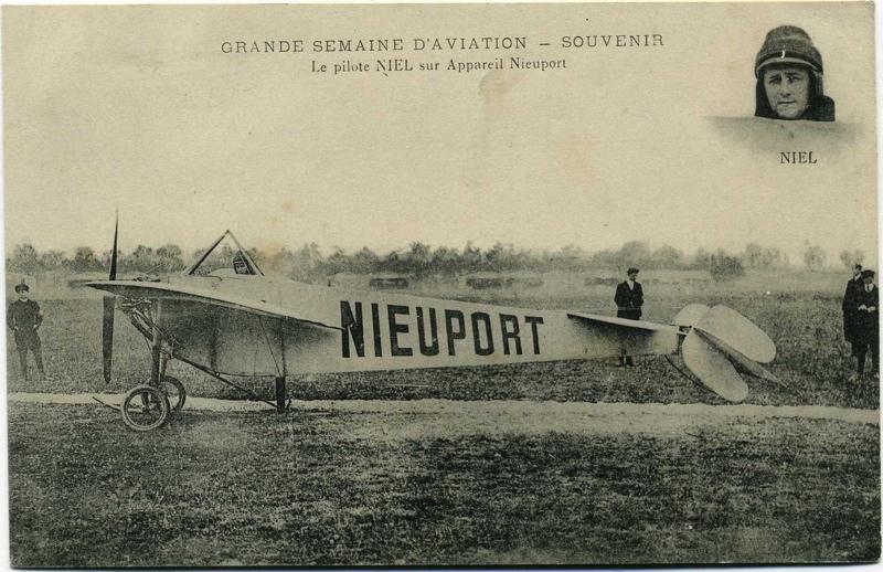 Grande semaine d'aviation souvenir : Le pilot NIEL sur son appareil Nieuport_0