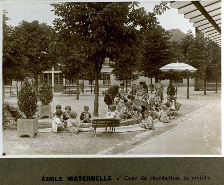 Ecole maternelle - Cour de récréation, la rivière_0