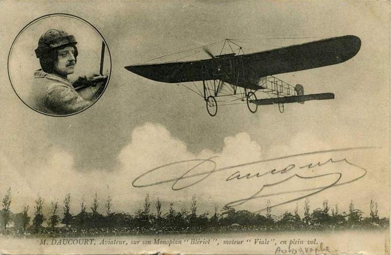 M. Daucourt, Aviateur, sur son Monoplan 'Blériot'_0