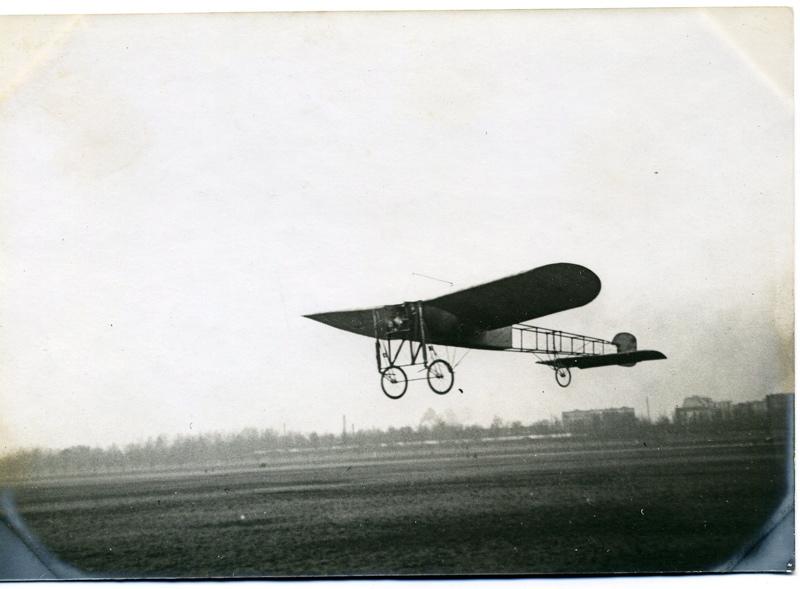 Monoplan Blériot en vol le 16 mars 1910_0