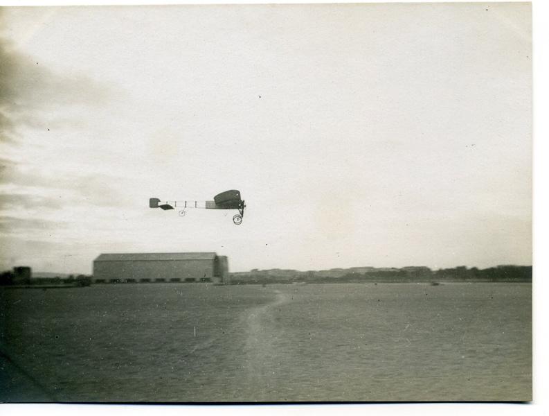 Monoplan Blériot en vol_0