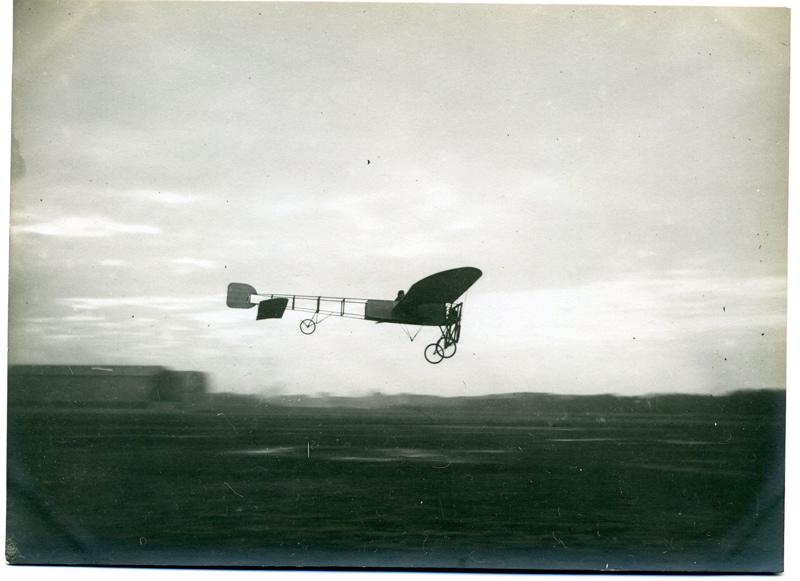 Vol d'un avion Blériot_0