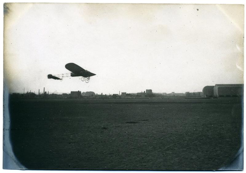 Blériot en vol à Issy les Moulineaux_0