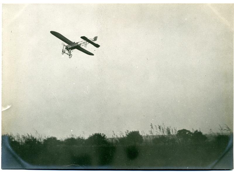 Monoplan Blériot en vol_0