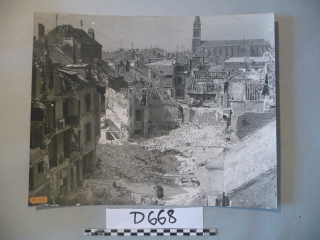 Bombardement à Argenteuil, Grande rue (côté nord), Henri Cayla, 1944