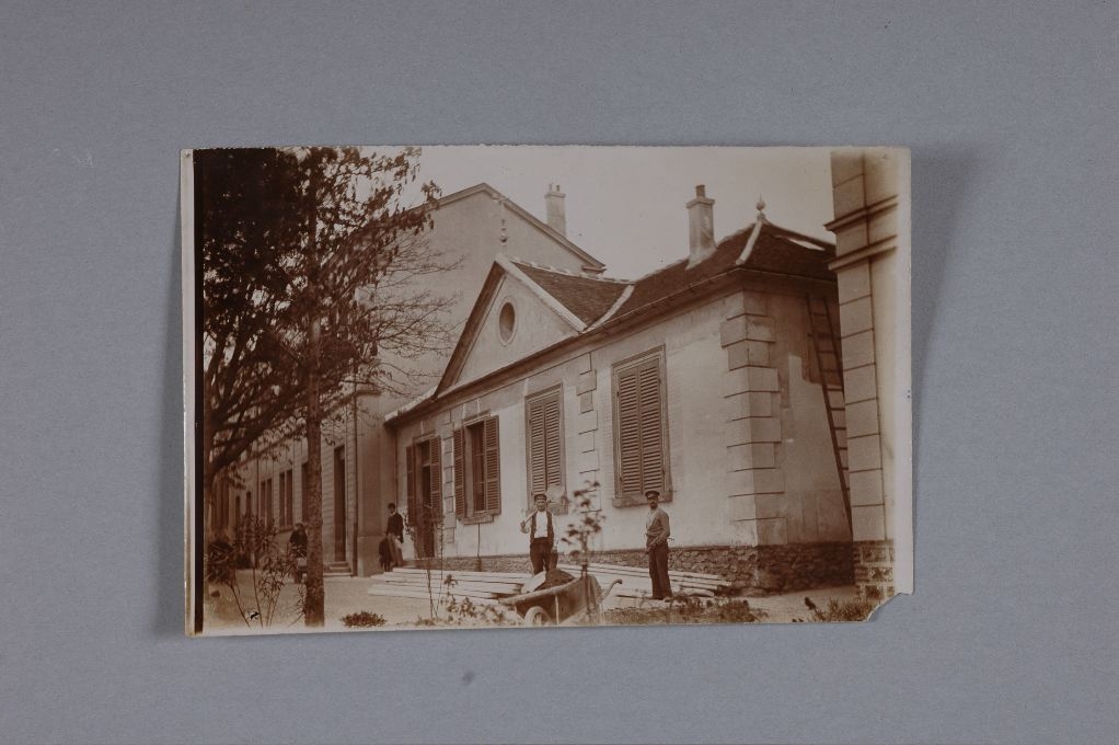 Fin du chantier, école de garçons, rue de l’Abbé Fleury, Louis ? Boucher, 19e siècle