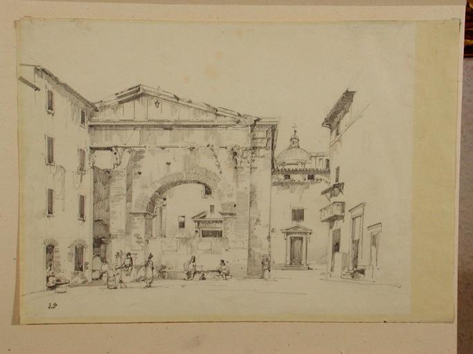 Façade antique dans une ville italienne_0