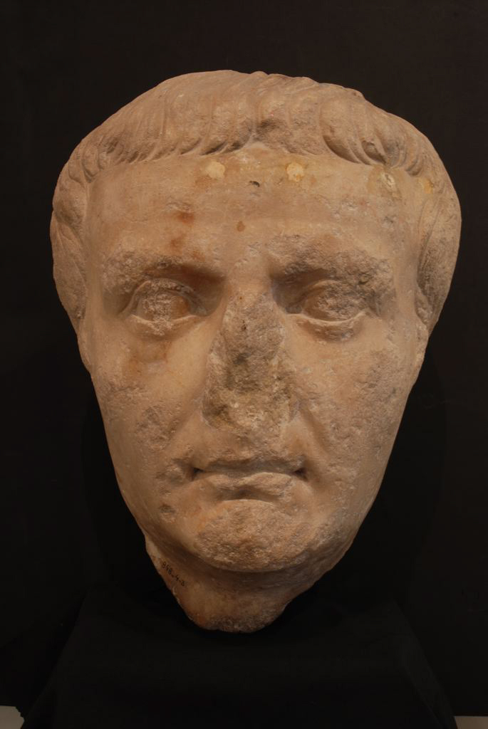 Statue (type statuaire, Tibère type Berlin-Naples-Sorrente)_1