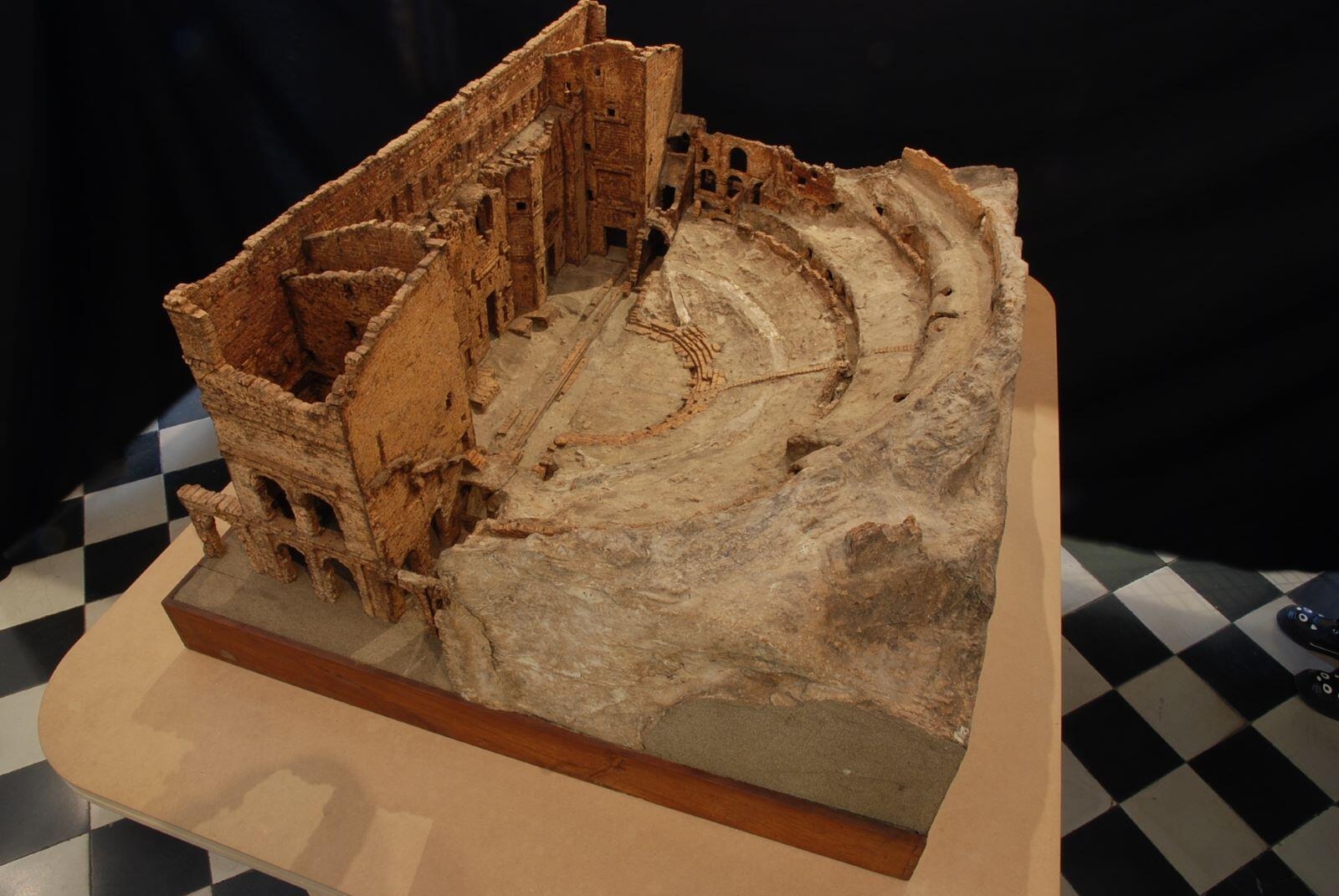 Maquette du théâtre, Orange_6