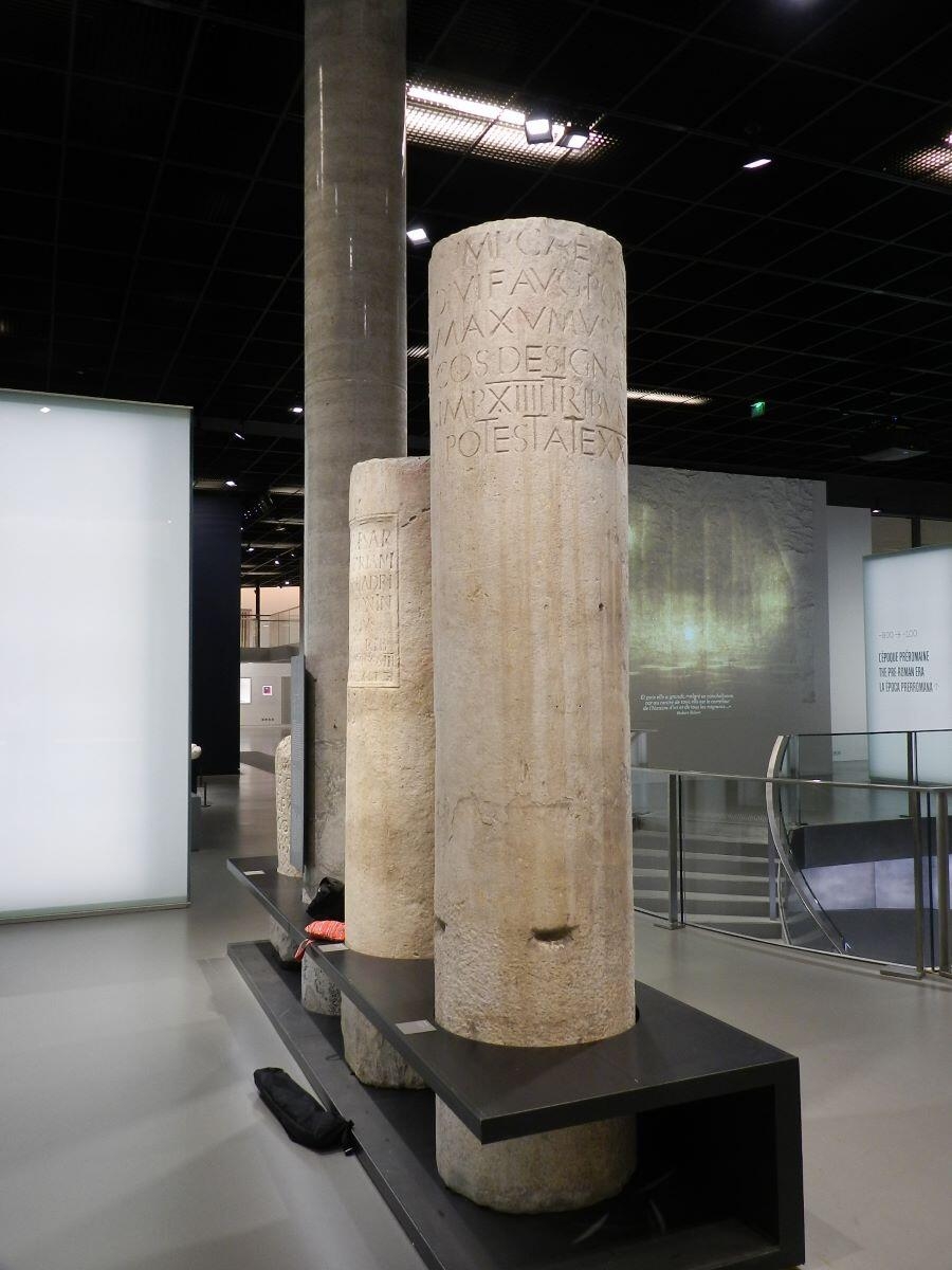 Borne milliaire d'Auguste_0