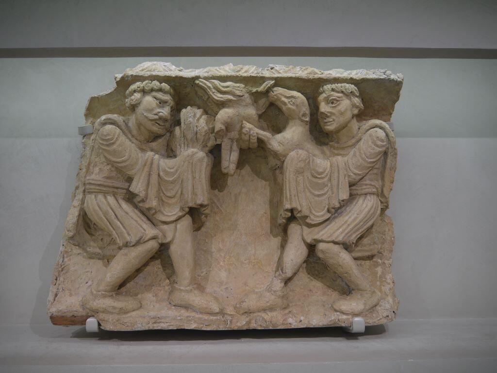 Frise de la cathédrale ; Caïn et Abel, 1900-1950