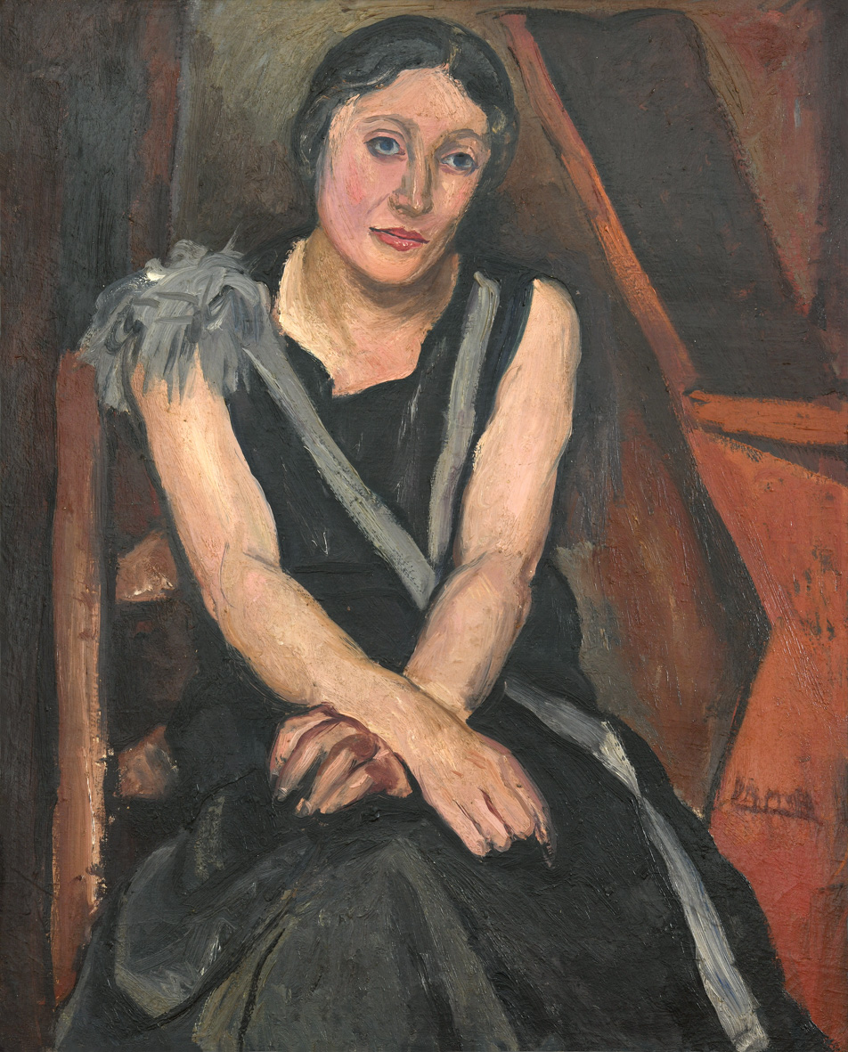 Anne Matthews avec une robe noire_1