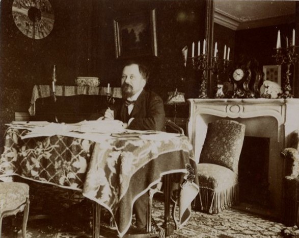 Raymond Poincaré à sa table de travail (titre factice)_0